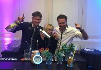 Having fun with mobile bar professionals