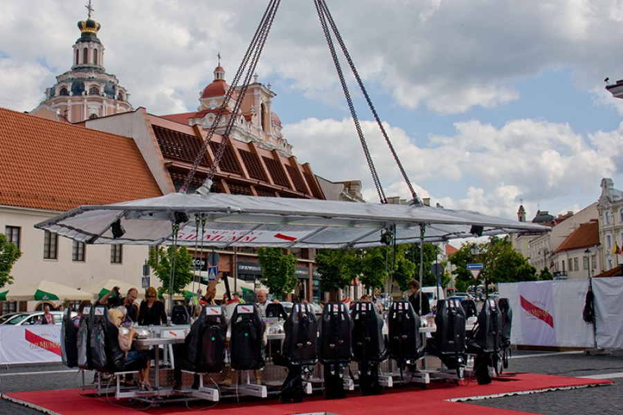 World famous Dinner in the Sky offer unforgetable dinning experience in Vilnius, Riga & Tallinn